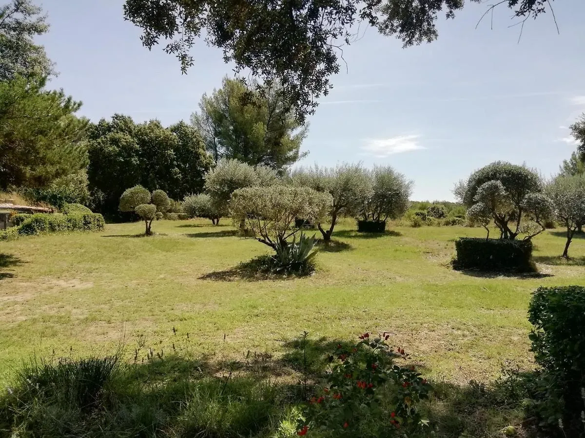 Le Mas Des Escans Le Beausset Bed & Breakfast